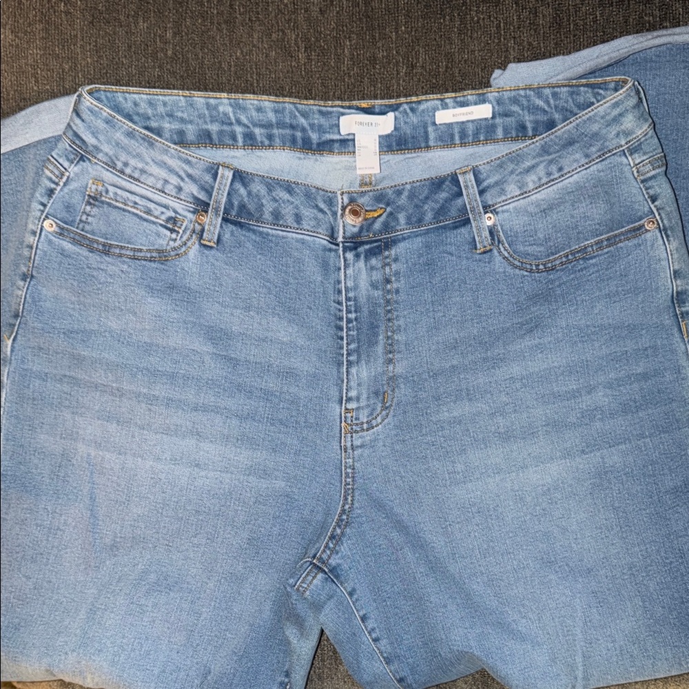 Forever 21 Light Blue Boyfriend Jeans - Picture 2 of 6